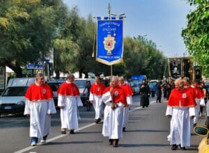 Katholisches religiöses Fest am 27. September in Civitavecchia.